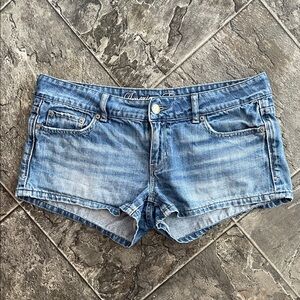 AMERICAN EAGLE Lower-Mid-Rise Women's Coastal Indie Urban Streetwear Jean Shorts